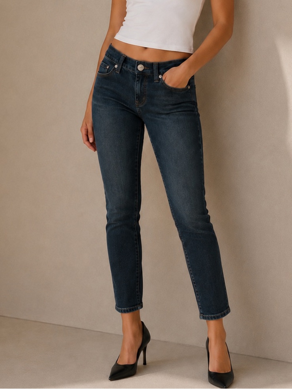 True Religion Women’s Sz 28 Jeans Black Low Rise USA Y2K Dark Wash Section Holly